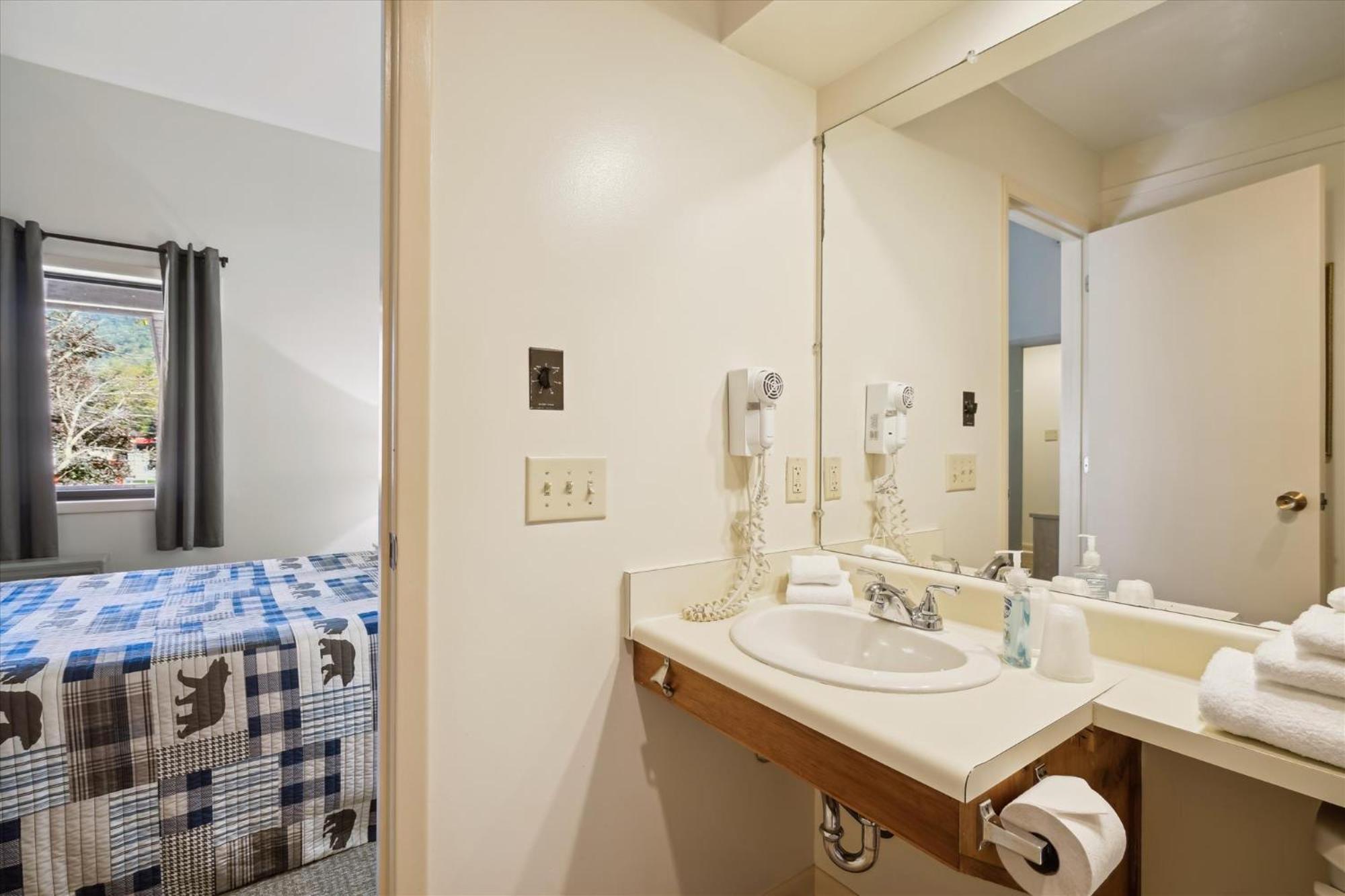 Cedarbrook Deluxe Two Bedroom Suite With Outdoor Heated Pool 21202 คิลลิงตัน ภายนอก รูปภาพ